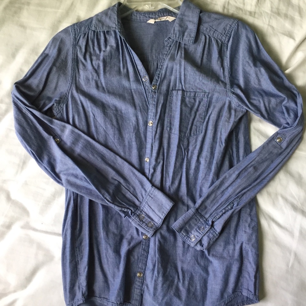 LONG SLEEVE BUTTON DOWN SHIRT